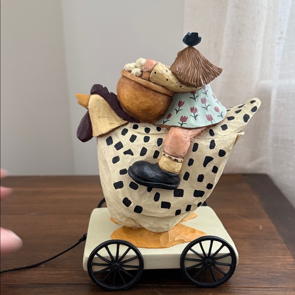Willieray Studio Vintage Egg Hunt Folk Art Figurine WW7502 - Picture 10 of 11